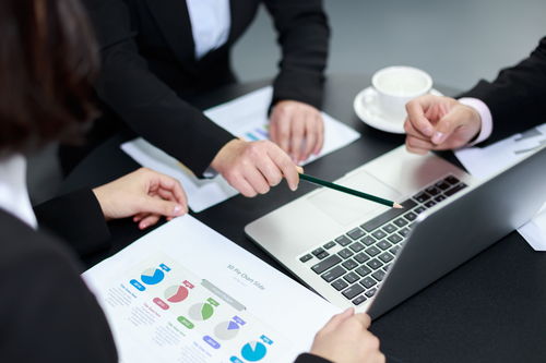 銷售進階技巧 當客戶說“我和某某商量一下”，如何解讀并有效應對